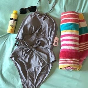 Cupshe  (NWT) Graceful Swan Cross One Piece